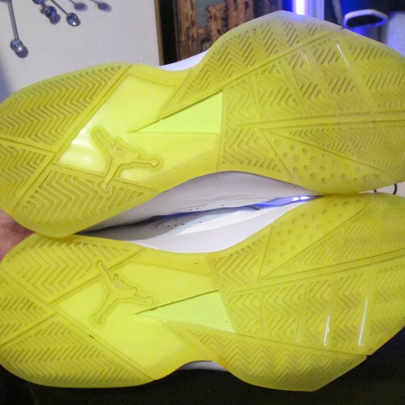 Jordan 7 True Flight White and Volt Ice (2013) size 10.5 - Picture 9 of 10